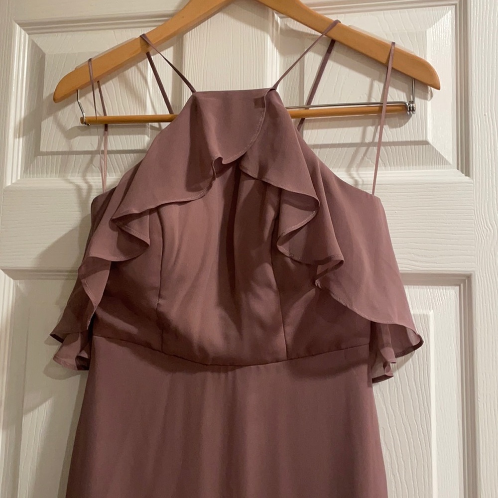 Mauve color long dress with pockets.